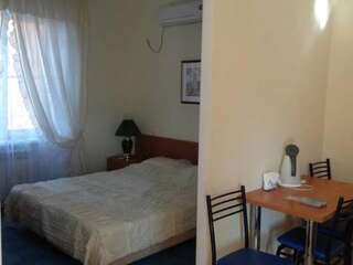 Гостевой дом Guesthouse Solnechnyiy Кабардинка Четырехместный номер с ванной-4